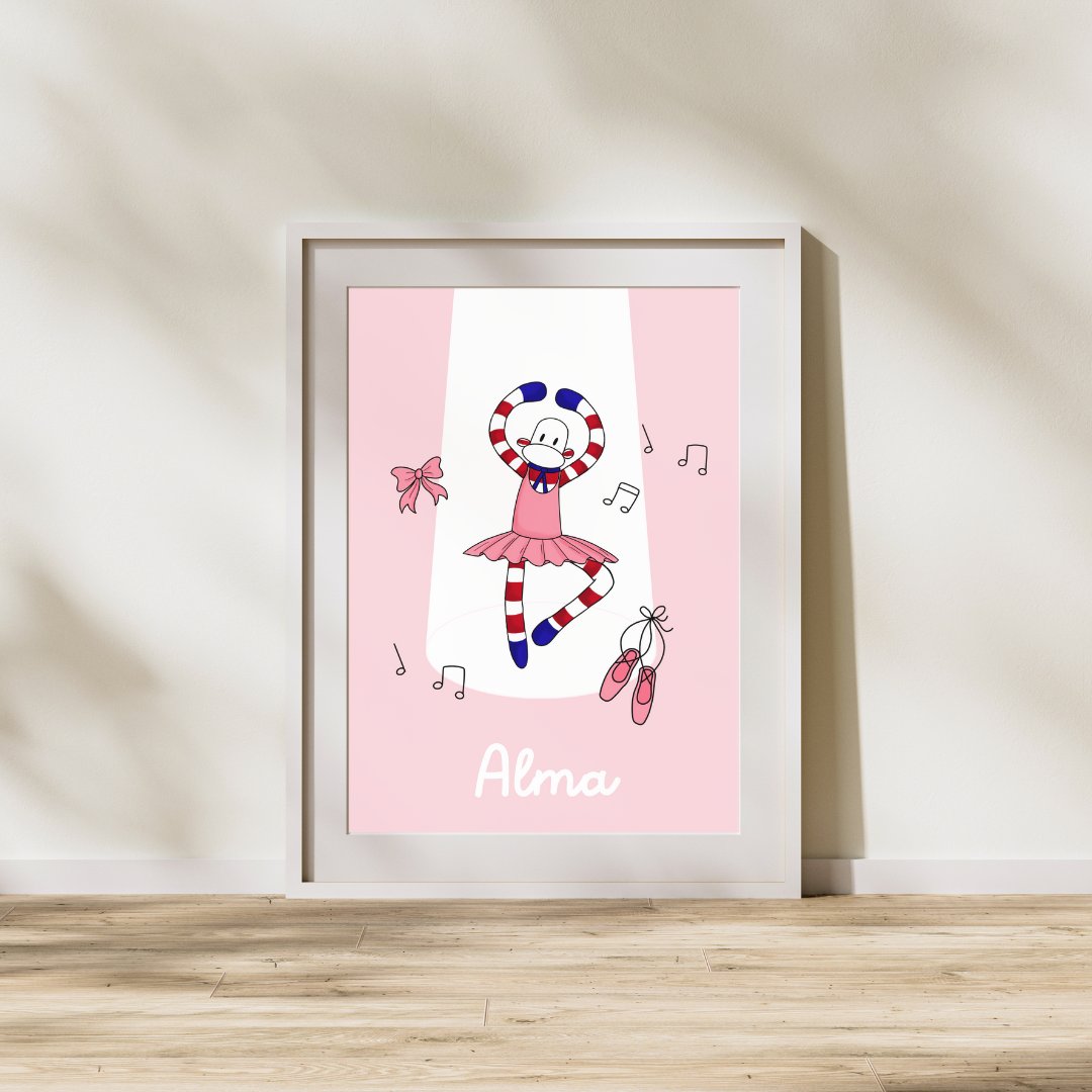 cadre premium d'une affiche de naissance personnalisée avec une danseuse posé sur parquet en bois