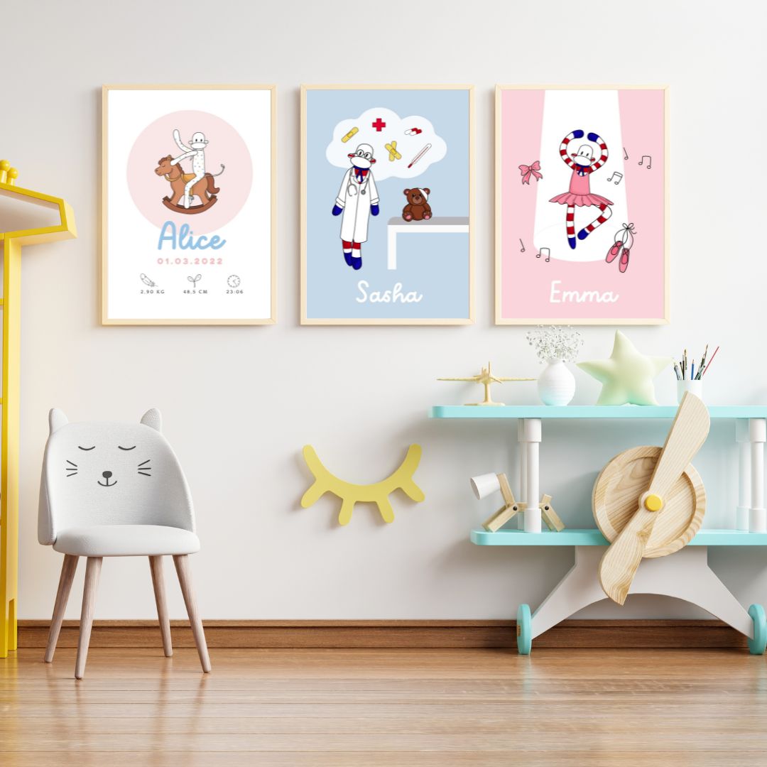 chambre enfant avec 3 affiches colorées et personnalisées