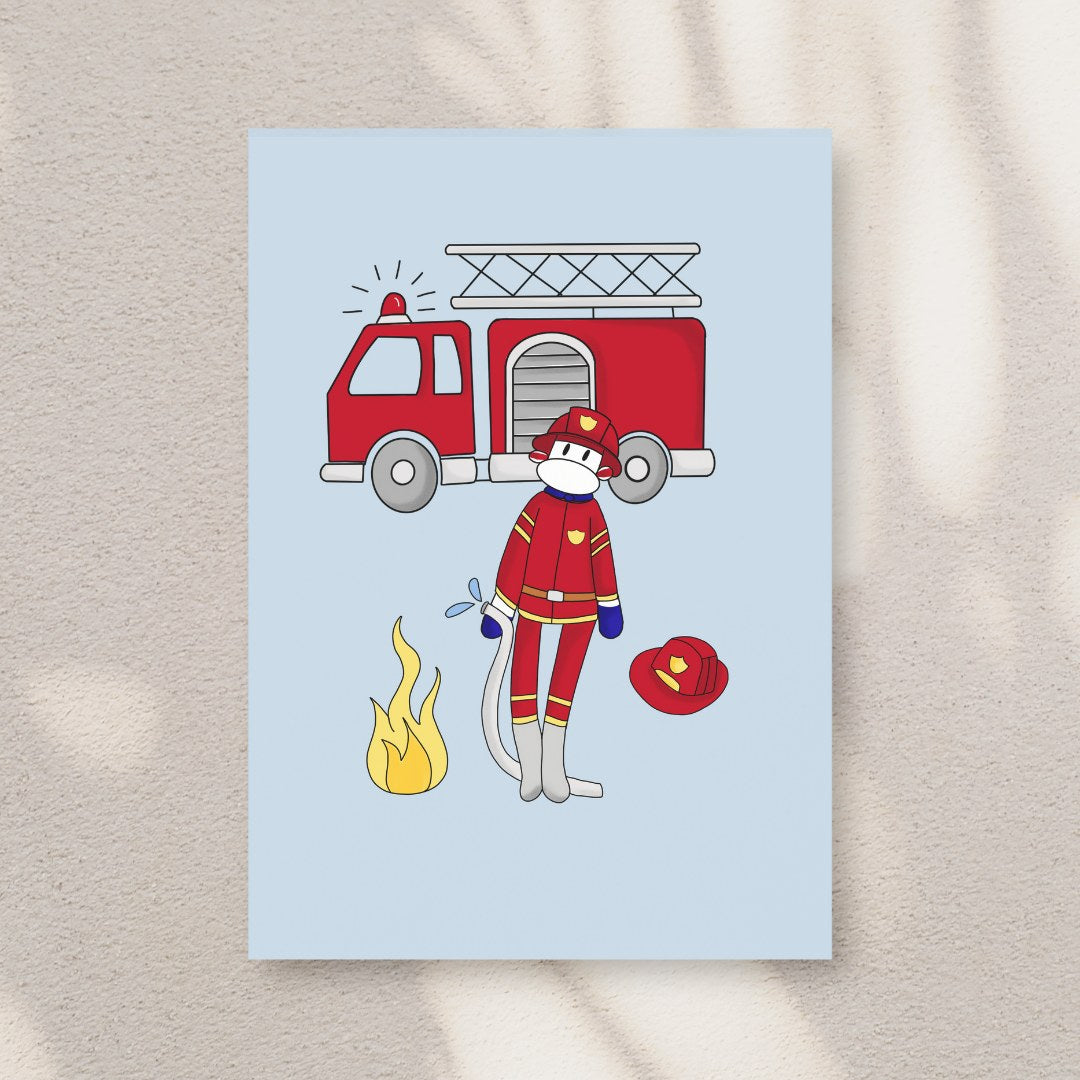 doudou chaussette déguisé en pompier avec camion de pompier